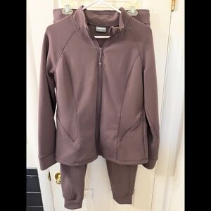 Woman’s Full-Zip Active Tech Jacket and Matching Joggers. Size Medium
